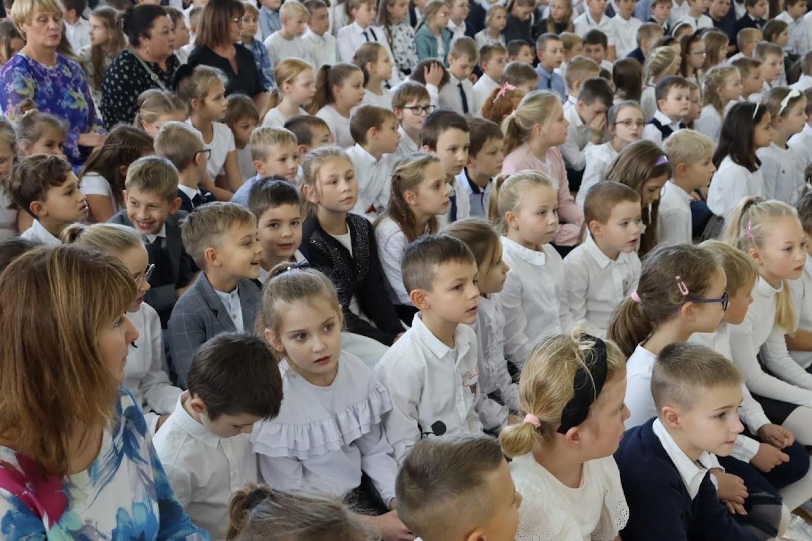 Zdjęcie w galerii na portalu naszraciborz.pl: Pół wieku jak jeden dzień. Urodziny szkoły w Pietrowicach Wielkich wiadomości z regionu