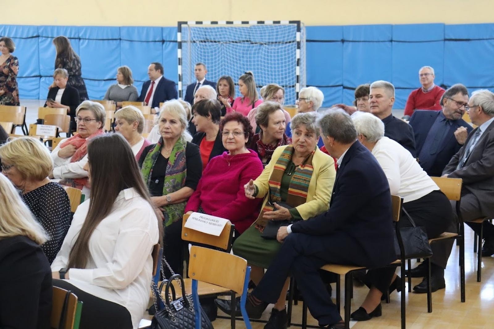 Zdjęcie w galerii na portalu naszraciborz.pl: Pół wieku jak jeden dzień. Urodziny szkoły w Pietrowicach Wielkich wiadomości z regionu
