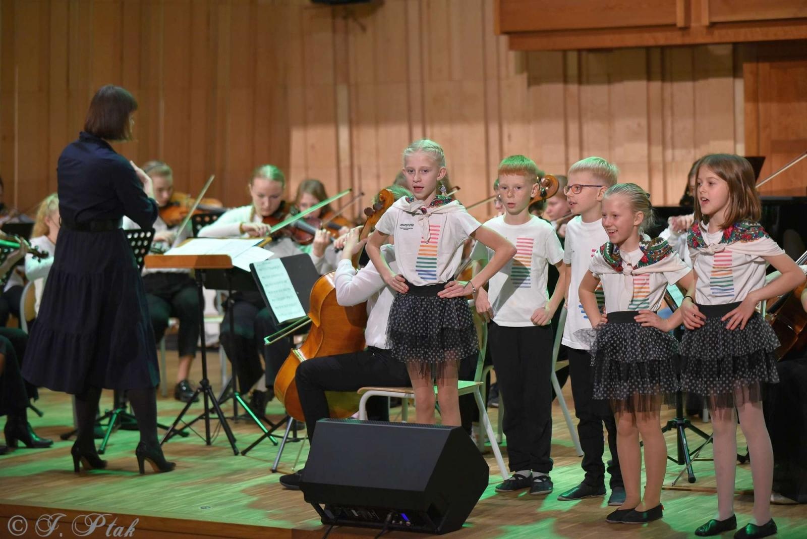 Zdjęcie w galerii na portalu naszraciborz.pl: Koncert muzyki polskiej w raciborskiej szkole muzycznej [FOTO i WIDEO] wiadomości z regionu