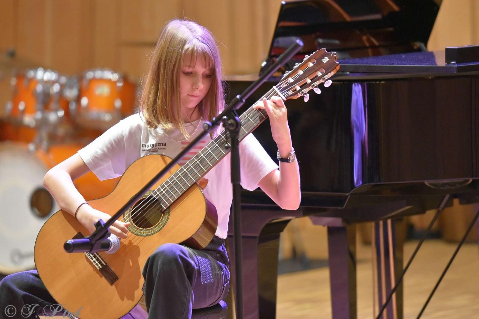 Zdjęcie w galerii na portalu naszraciborz.pl: Koncert muzyki polskiej w raciborskiej szkole muzycznej [FOTO i WIDEO] wiadomości z regionu