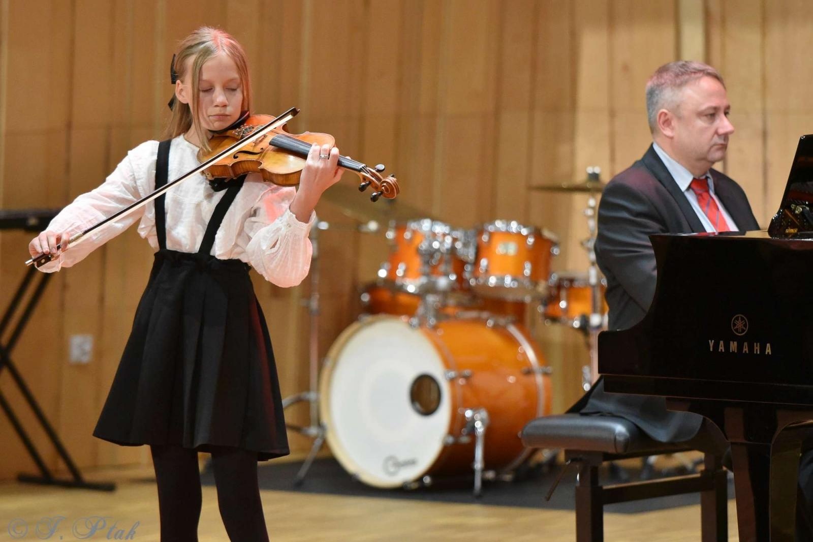 Zdjęcie w galerii na portalu naszraciborz.pl: Koncert muzyki polskiej w raciborskiej szkole muzycznej [FOTO i WIDEO] wiadomości z regionu