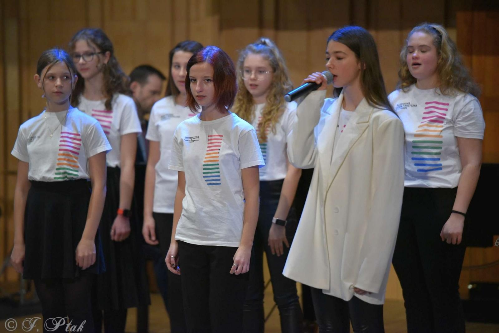 Zdjęcie w galerii na portalu naszraciborz.pl: Koncert muzyki polskiej w raciborskiej szkole muzycznej [FOTO i WIDEO] wiadomości z regionu