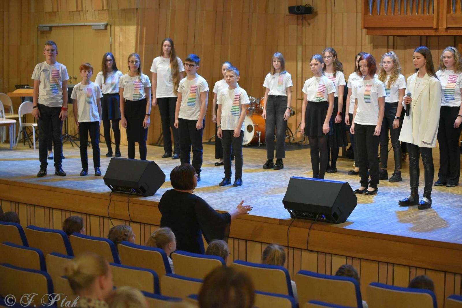 Zdjęcie w galerii na portalu naszraciborz.pl: Koncert muzyki polskiej w raciborskiej szkole muzycznej [FOTO i WIDEO] wiadomości z regionu