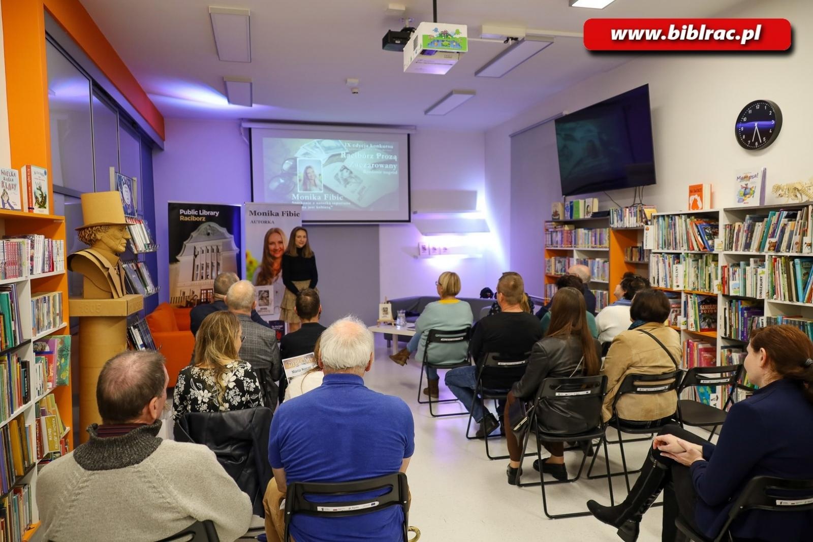 Zdjęcie w galerii na portalu naszraciborz.pl: Spotkanie z Moniką Fibic w raciborskiej bibliotece wiadomości z regionu