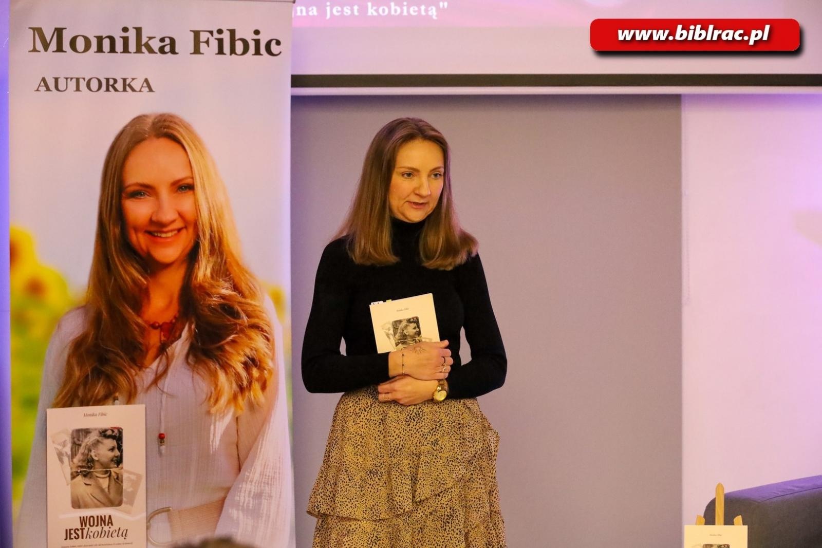 Zdjęcie w galerii na portalu naszraciborz.pl: Spotkanie z Moniką Fibic w raciborskiej bibliotece wiadomości z regionu