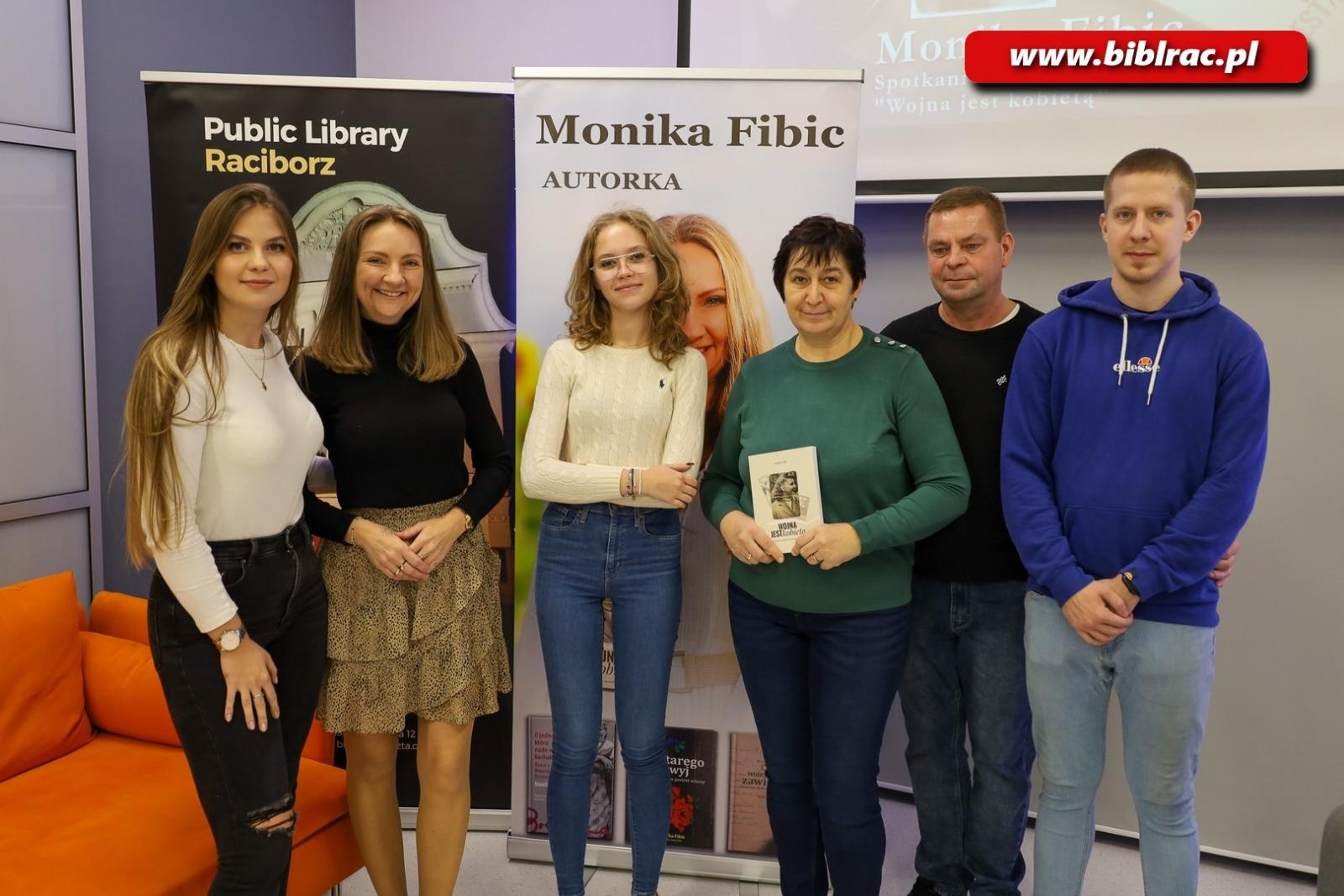 Zdjęcie w galerii na portalu naszraciborz.pl: Spotkanie z Moniką Fibic w raciborskiej bibliotece wiadomości z regionu