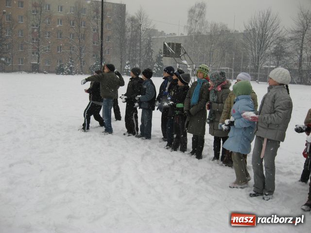 Zdjęcie w galerii na portalu naszraciborz.pl: Promują zdrowie i zabawy na śniegu wiadomości z regionu