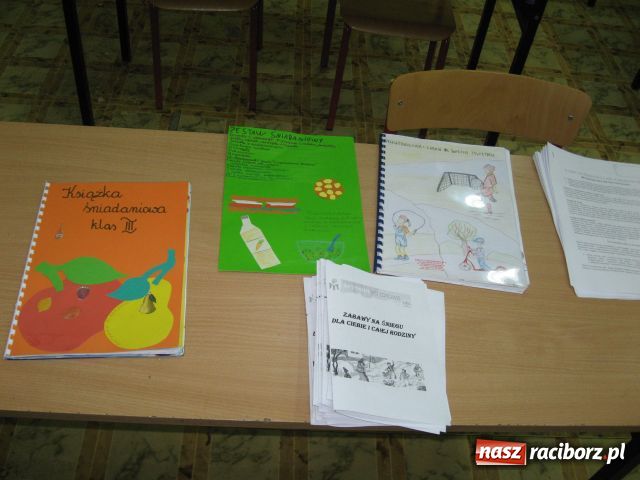 Zdjęcie w galerii na portalu naszraciborz.pl: Promują zdrowie i zabawy na śniegu wiadomości z regionu