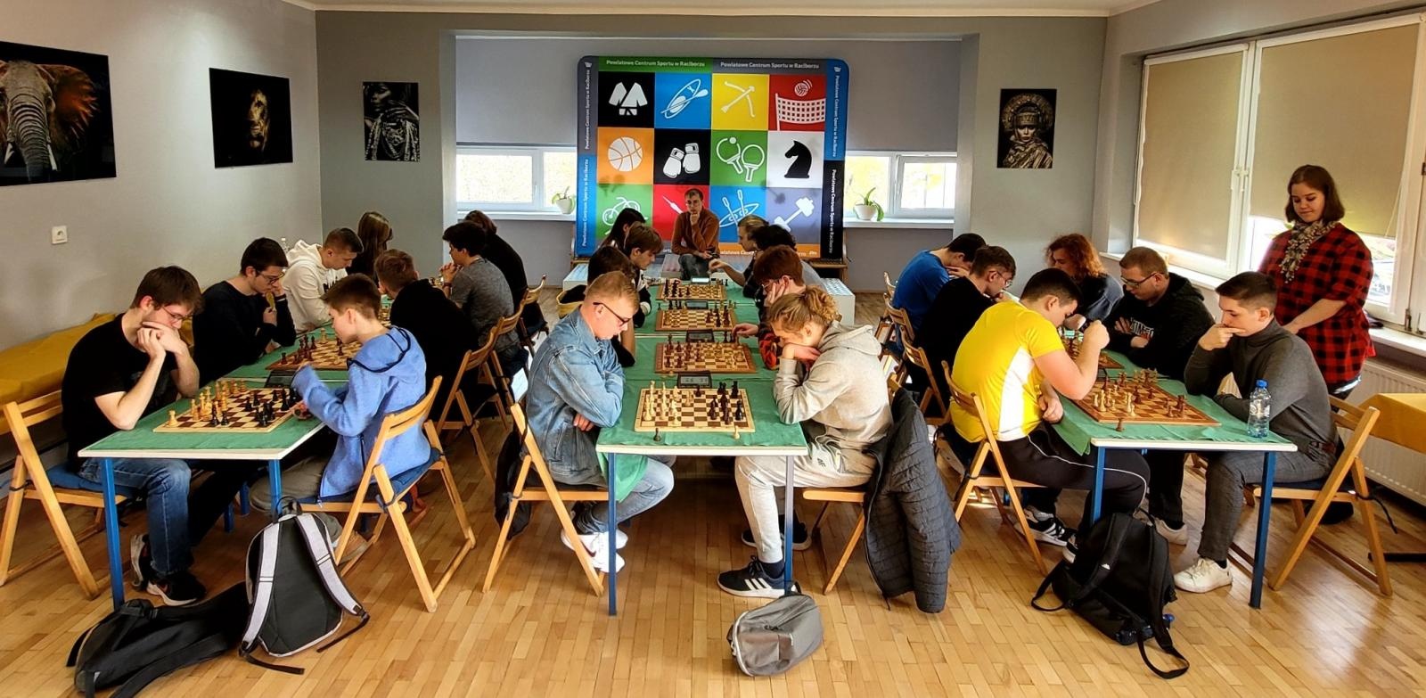 Zdjęcie w galerii na portalu naszraciborz.pl: Team z Kasprowicza najlepszy w szachach wiadomości z regionu