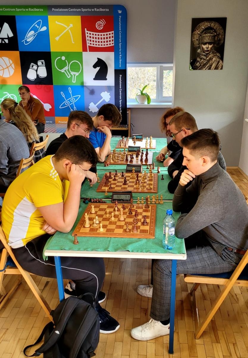 Zdjęcie w galerii na portalu naszraciborz.pl: Team z Kasprowicza najlepszy w szachach wiadomości z regionu