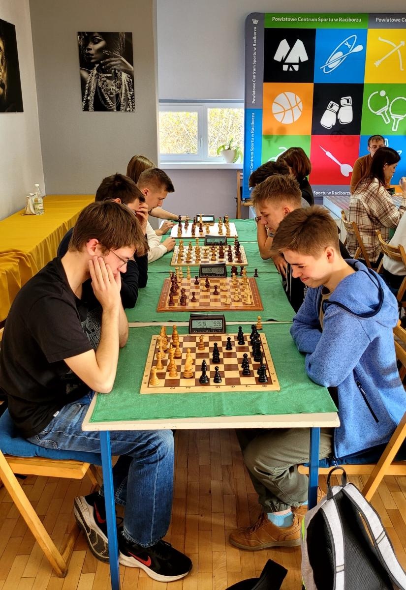 Zdjęcie w galerii na portalu naszraciborz.pl: Team z Kasprowicza najlepszy w szachach wiadomości z regionu
