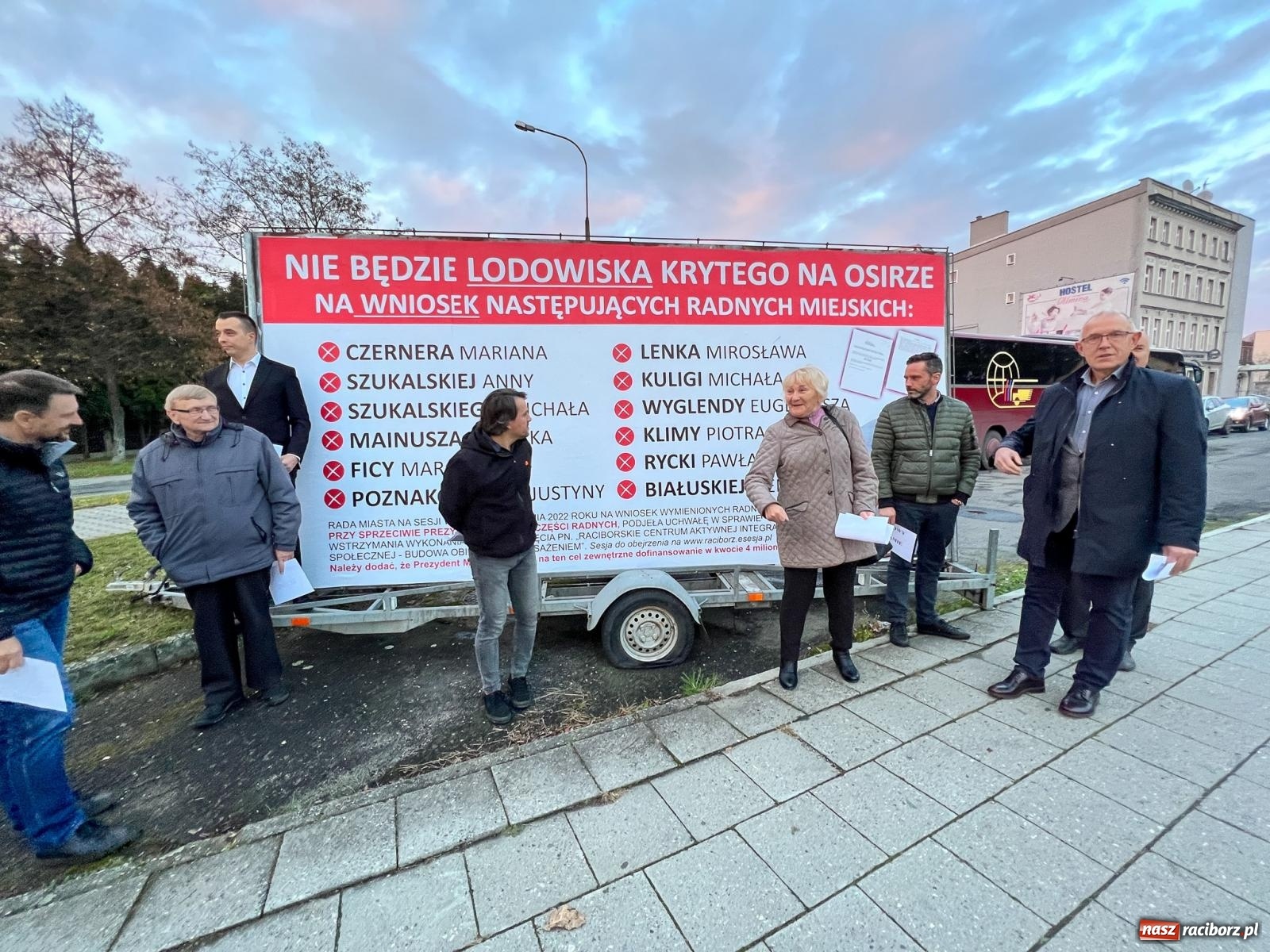 Zdjęcie w galerii na portalu naszraciborz.pl: Radni raciborskiej opozycji: Polowy kłamie wiadomości z regionu