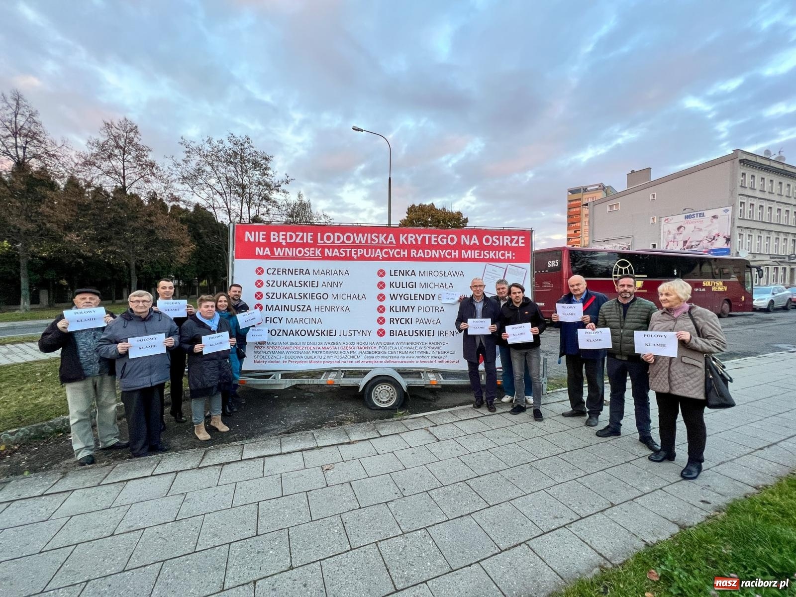 Zdjęcie w galerii na portalu naszraciborz.pl: Radni raciborskiej opozycji: Polowy kłamie wiadomości z regionu