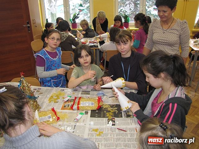 Zdjęcie w galerii na portalu naszraciborz.pl: W SP 13 świąteczni goście z Czech wiadomości z regionu