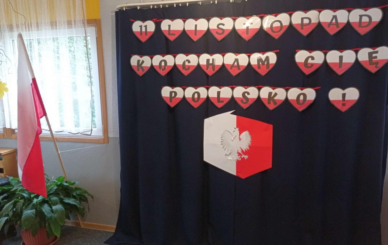 Zdjęcie w galerii na portalu naszraciborz.pl: Przedszkolaki z Polnej uczciły 11 listopada wiadomości z regionu