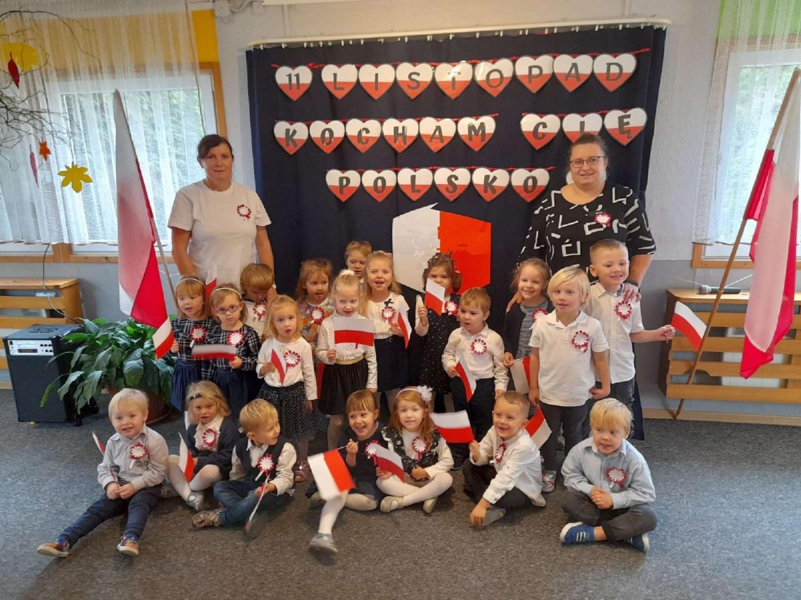 Zdjęcie w galerii na portalu naszraciborz.pl: Przedszkolaki z Polnej uczciły 11 listopada wiadomości z regionu