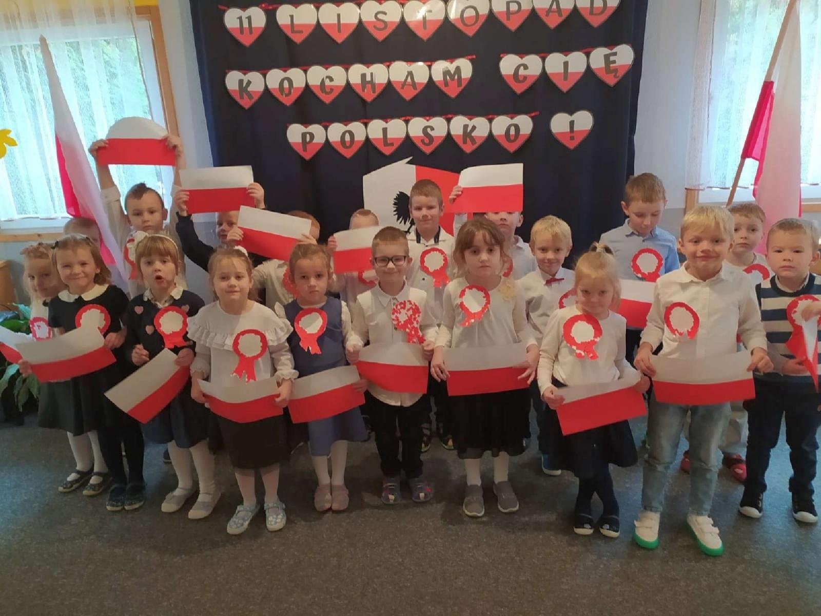Zdjęcie w galerii na portalu naszraciborz.pl: Przedszkolaki z Polnej uczciły 11 listopada wiadomości z regionu