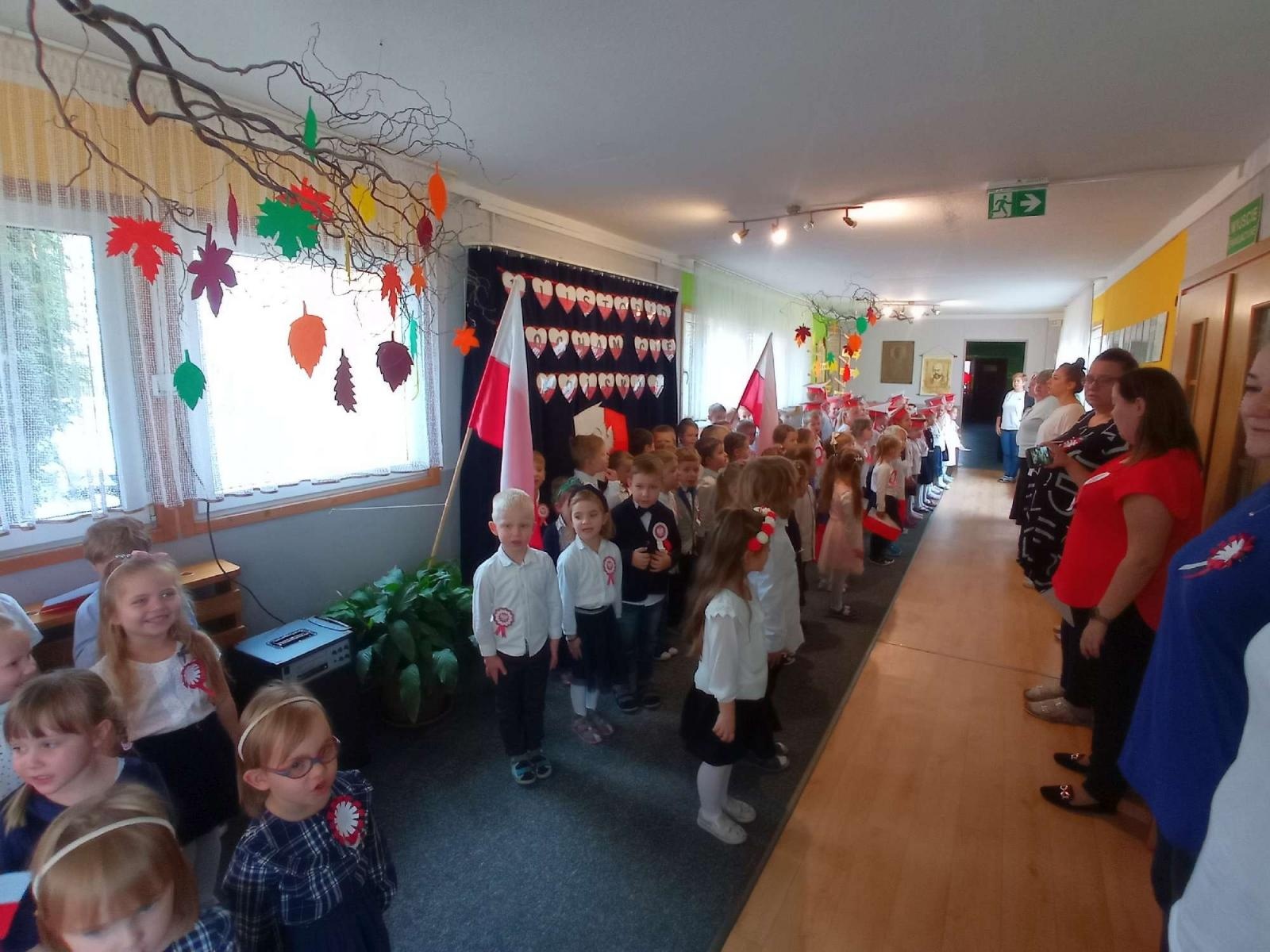 Zdjęcie w galerii na portalu naszraciborz.pl: Przedszkolaki z Polnej uczciły 11 listopada wiadomości z regionu