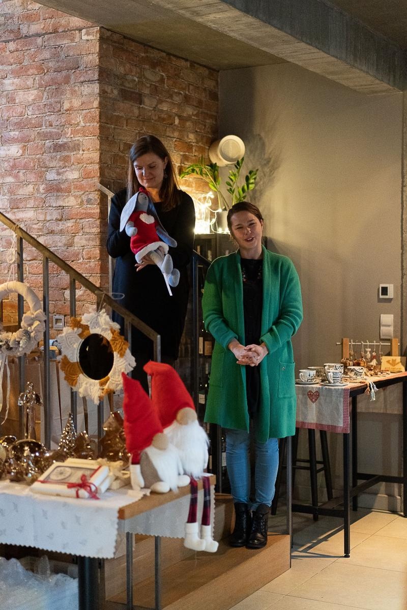 Zdjęcie w galerii na portalu naszraciborz.pl: Przedświąteczny Kiermasz Prezentów Wyjątkowych wiadomości z regionu