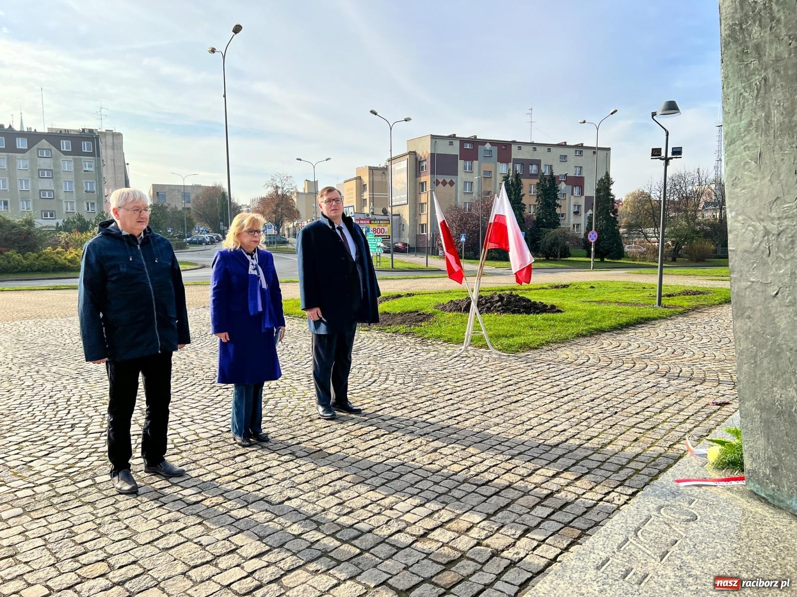 Zdjęcie w galerii na portalu naszraciborz.pl: Raciborska Platforma Obywatelska uczciła rocznicę odzyskania niepodległości poza miejskimi obchodami [FOTO i WIDEO] wiadomości z regionu