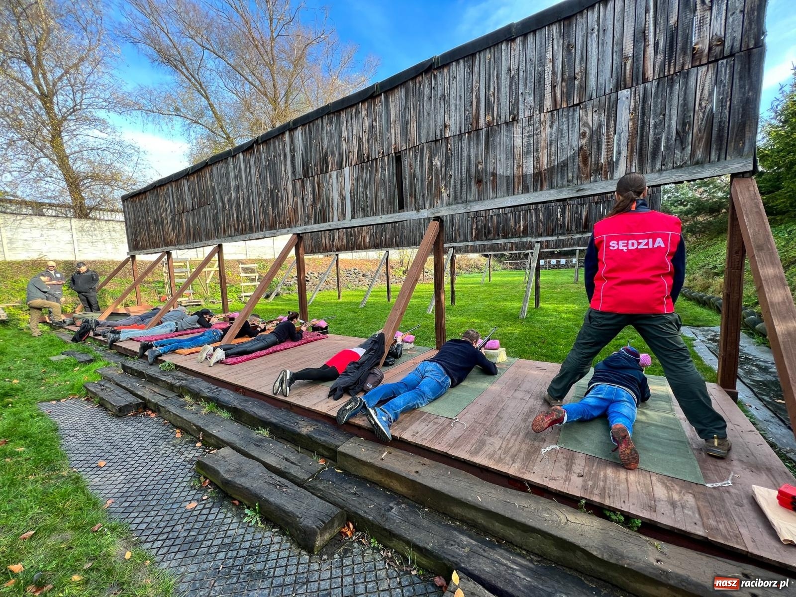 Zdjęcie w galerii na portalu naszraciborz.pl: 11-11-11, czyli strzelanie na Narodowe Święto Niepodległości w Raciborzu wiadomości z regionu