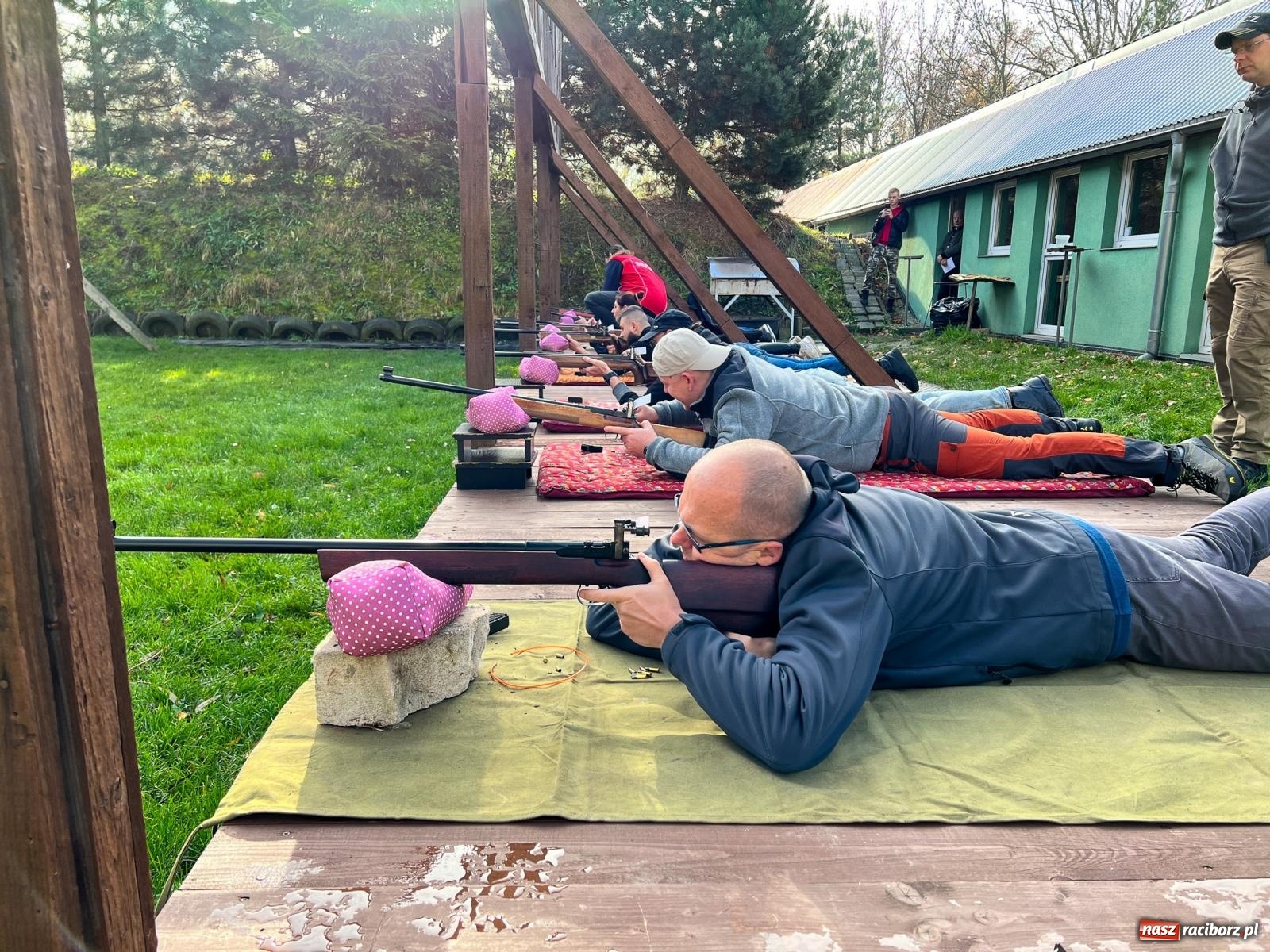 Zdjęcie w galerii na portalu naszraciborz.pl: 11-11-11, czyli strzelanie na Narodowe Święto Niepodległości w Raciborzu wiadomości z regionu