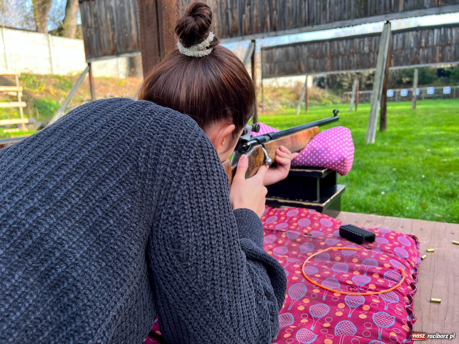 Zdjęcie w galerii na portalu naszraciborz.pl: 11-11-11, czyli strzelanie na Narodowe Święto Niepodległości w Raciborzu wiadomości z regionu