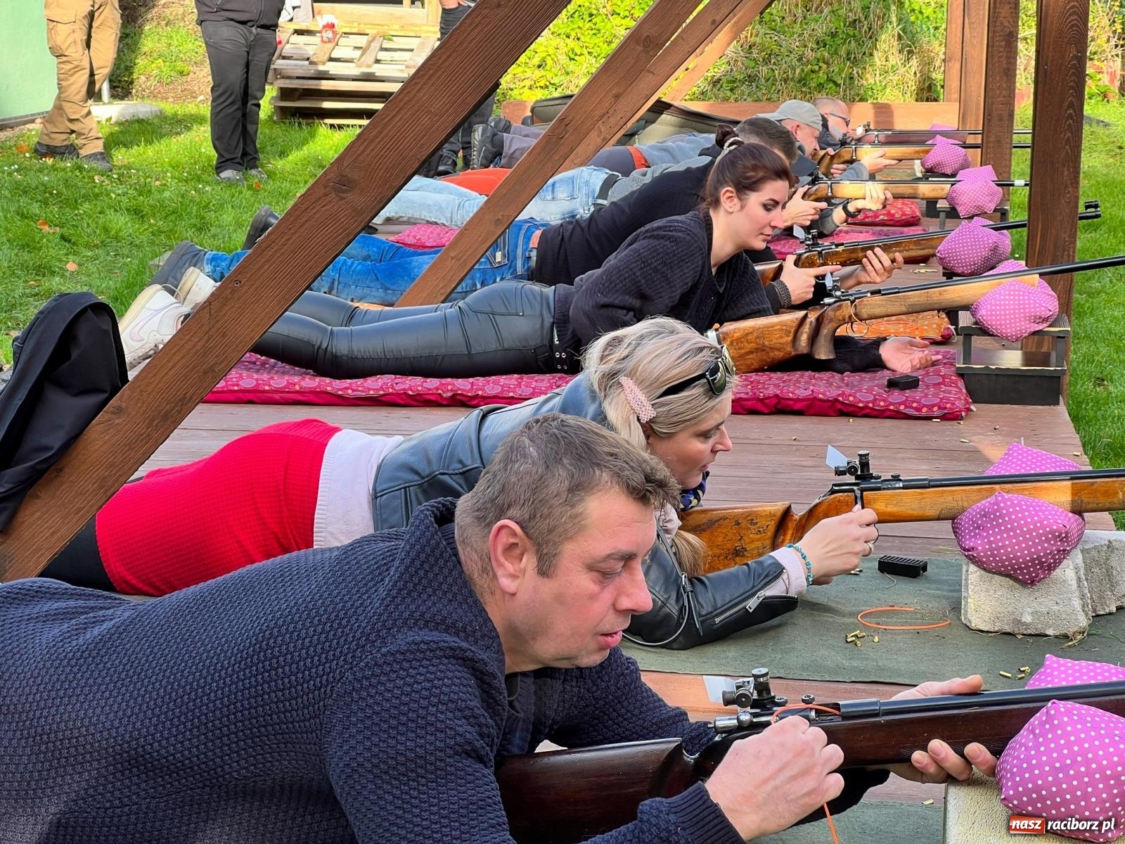 Zdjęcie w galerii na portalu naszraciborz.pl: 11-11-11, czyli strzelanie na Narodowe Święto Niepodległości w Raciborzu wiadomości z regionu