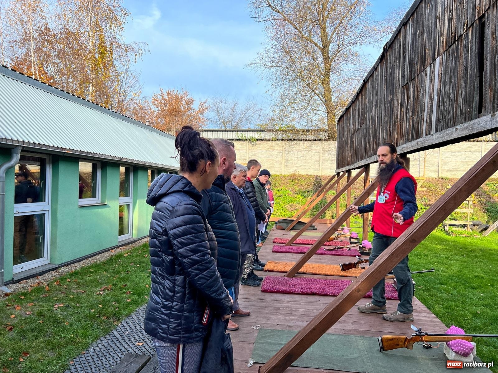 Zdjęcie w galerii na portalu naszraciborz.pl: 11-11-11, czyli strzelanie na Narodowe Święto Niepodległości w Raciborzu wiadomości z regionu