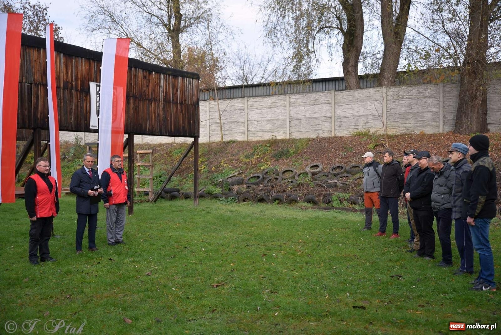Zdjęcie w galerii na portalu naszraciborz.pl: 11-11-11, czyli strzelanie na Narodowe Święto Niepodległości w Raciborzu wiadomości z regionu