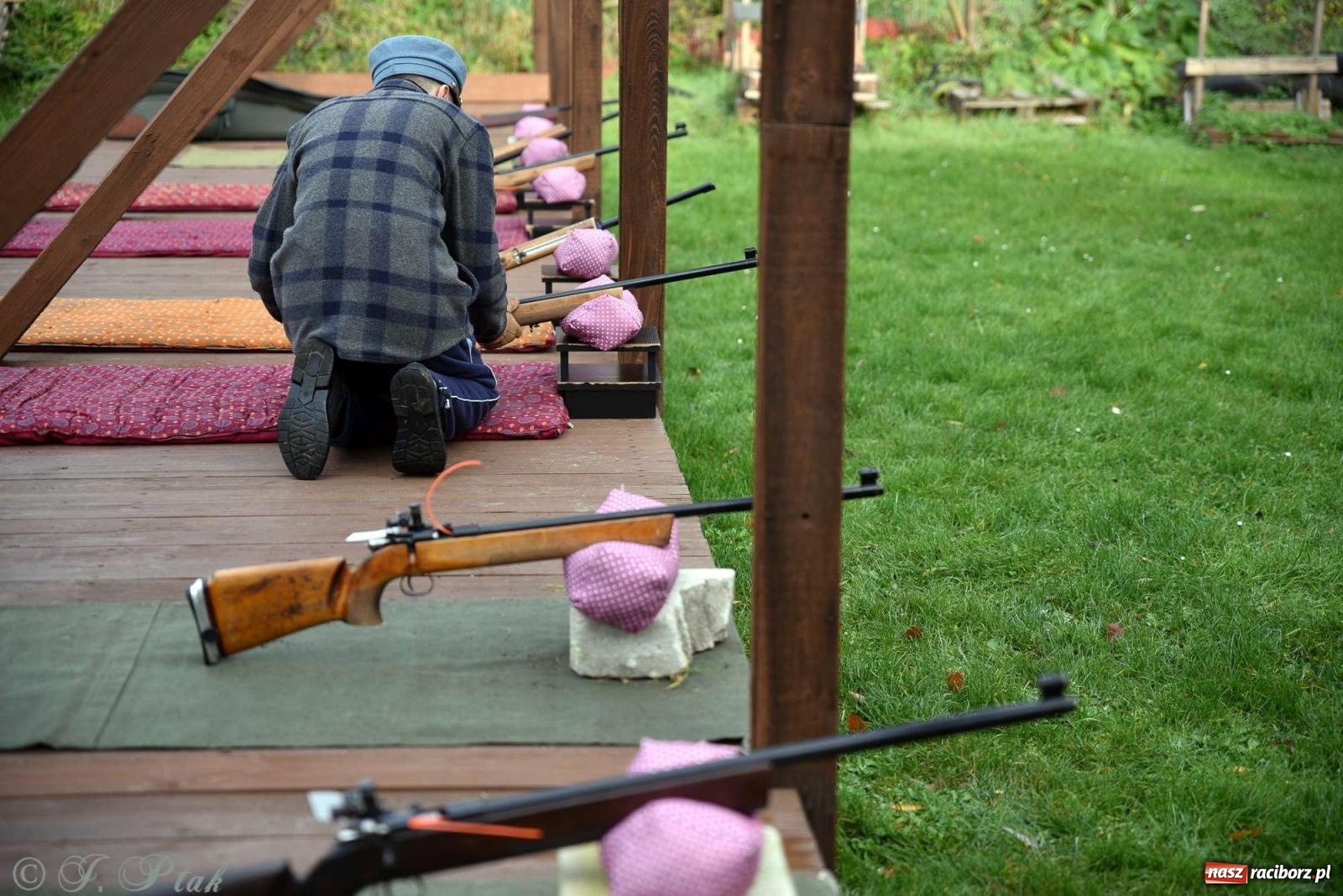 Zdjęcie w galerii na portalu naszraciborz.pl: 11-11-11, czyli strzelanie na Narodowe Święto Niepodległości w Raciborzu wiadomości z regionu