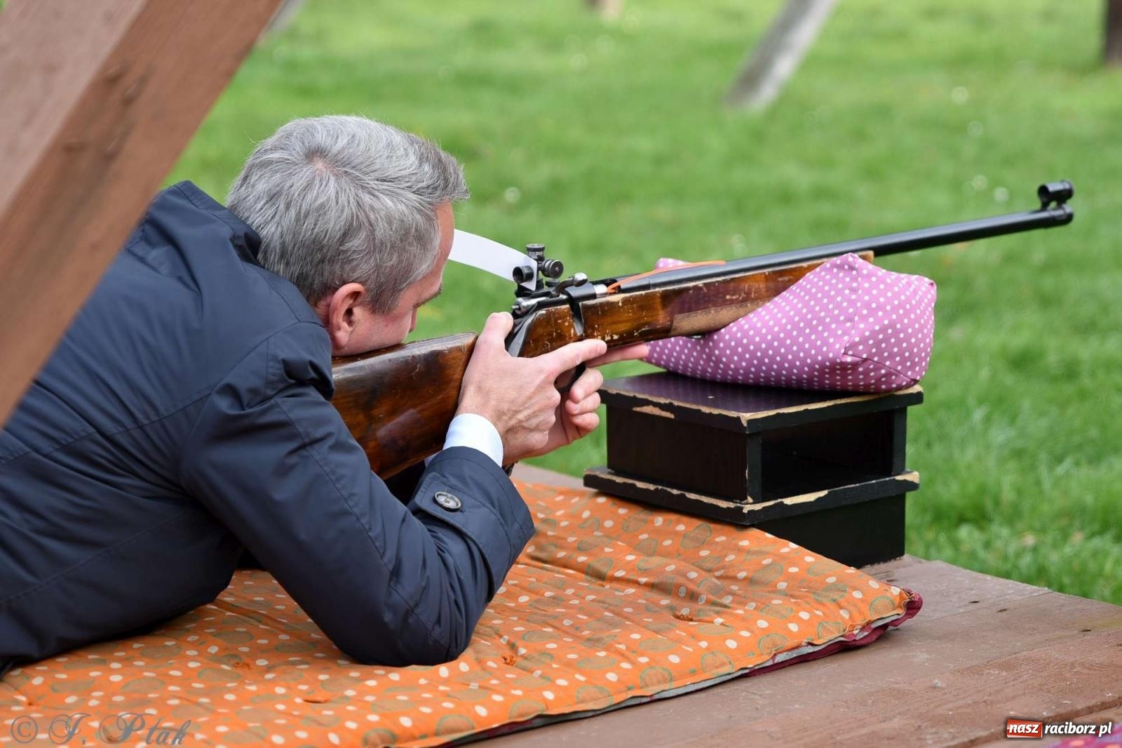 Zdjęcie w galerii na portalu naszraciborz.pl: 11-11-11, czyli strzelanie na Narodowe Święto Niepodległości w Raciborzu wiadomości z regionu