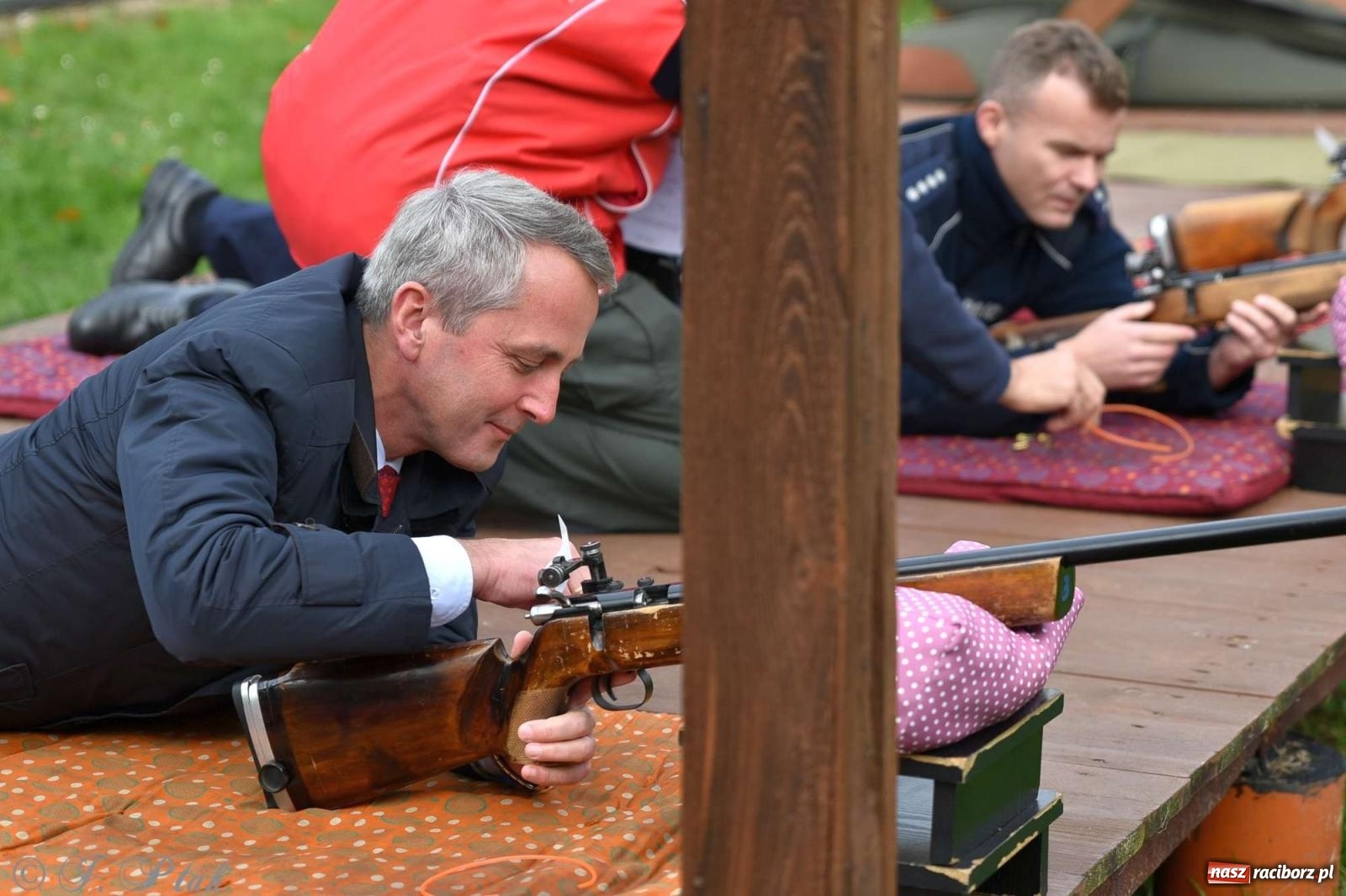 Zdjęcie w galerii na portalu naszraciborz.pl: 11-11-11, czyli strzelanie na Narodowe Święto Niepodległości w Raciborzu wiadomości z regionu