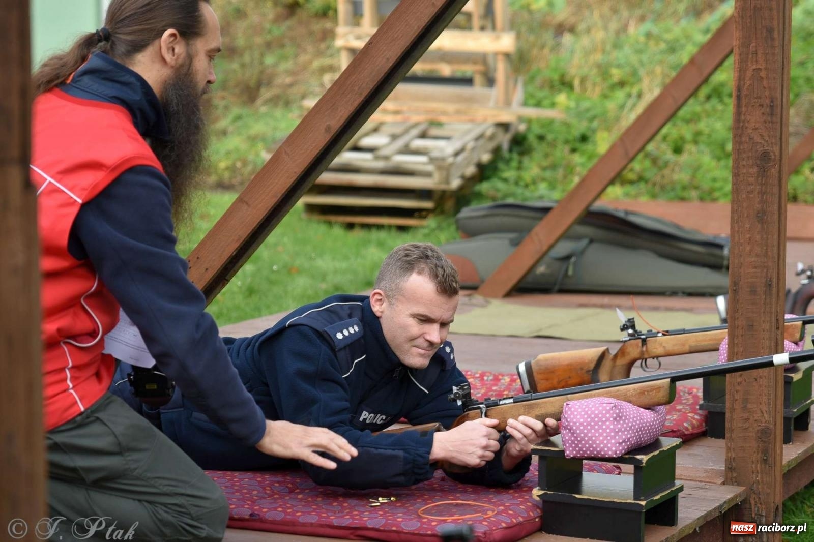 Zdjęcie w galerii na portalu naszraciborz.pl: 11-11-11, czyli strzelanie na Narodowe Święto Niepodległości w Raciborzu wiadomości z regionu