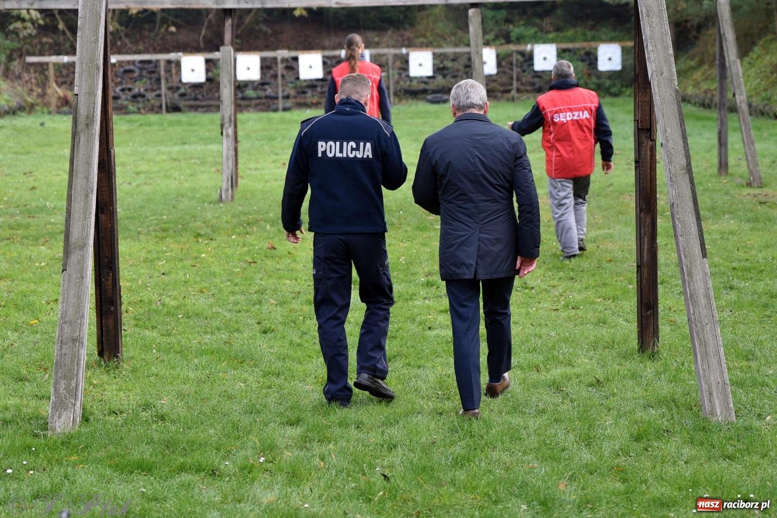 Zdjęcie w galerii na portalu naszraciborz.pl: 11-11-11, czyli strzelanie na Narodowe Święto Niepodległości w Raciborzu wiadomości z regionu