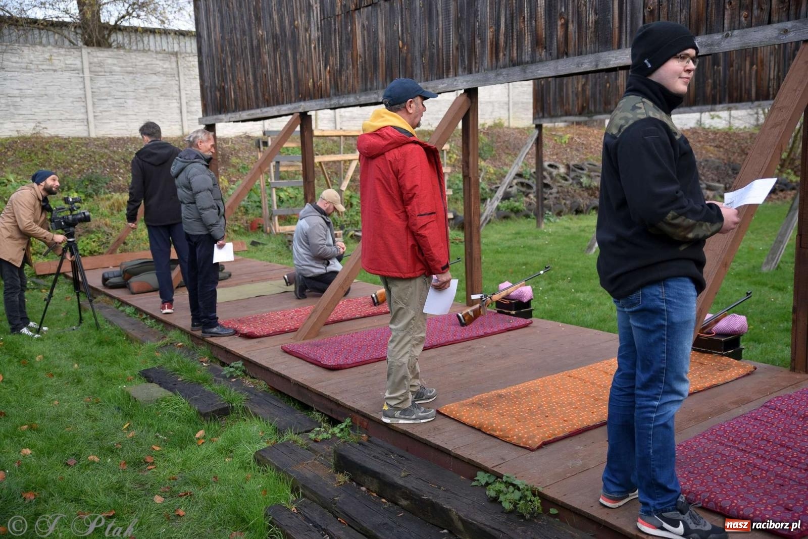 Zdjęcie w galerii na portalu naszraciborz.pl: 11-11-11, czyli strzelanie na Narodowe Święto Niepodległości w Raciborzu wiadomości z regionu