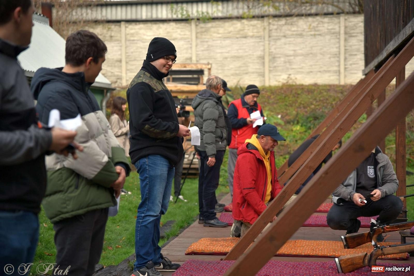 Zdjęcie w galerii na portalu naszraciborz.pl: 11-11-11, czyli strzelanie na Narodowe Święto Niepodległości w Raciborzu wiadomości z regionu