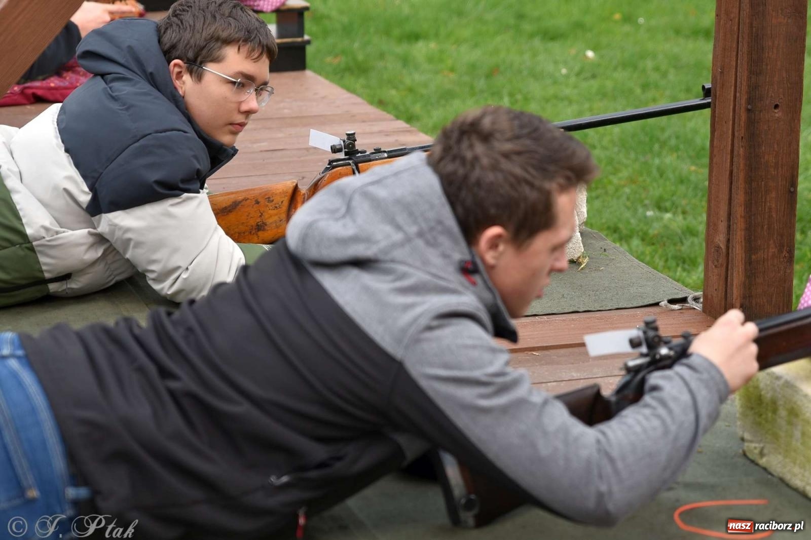 Zdjęcie w galerii na portalu naszraciborz.pl: 11-11-11, czyli strzelanie na Narodowe Święto Niepodległości w Raciborzu wiadomości z regionu