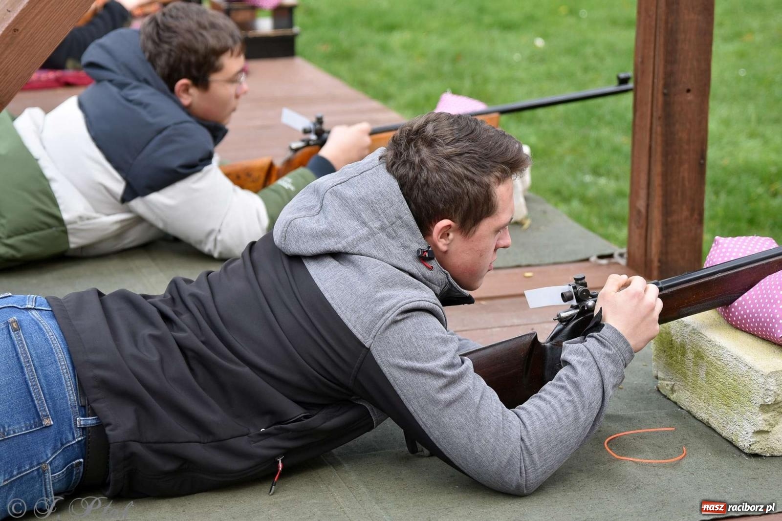 Zdjęcie w galerii na portalu naszraciborz.pl: 11-11-11, czyli strzelanie na Narodowe Święto Niepodległości w Raciborzu wiadomości z regionu