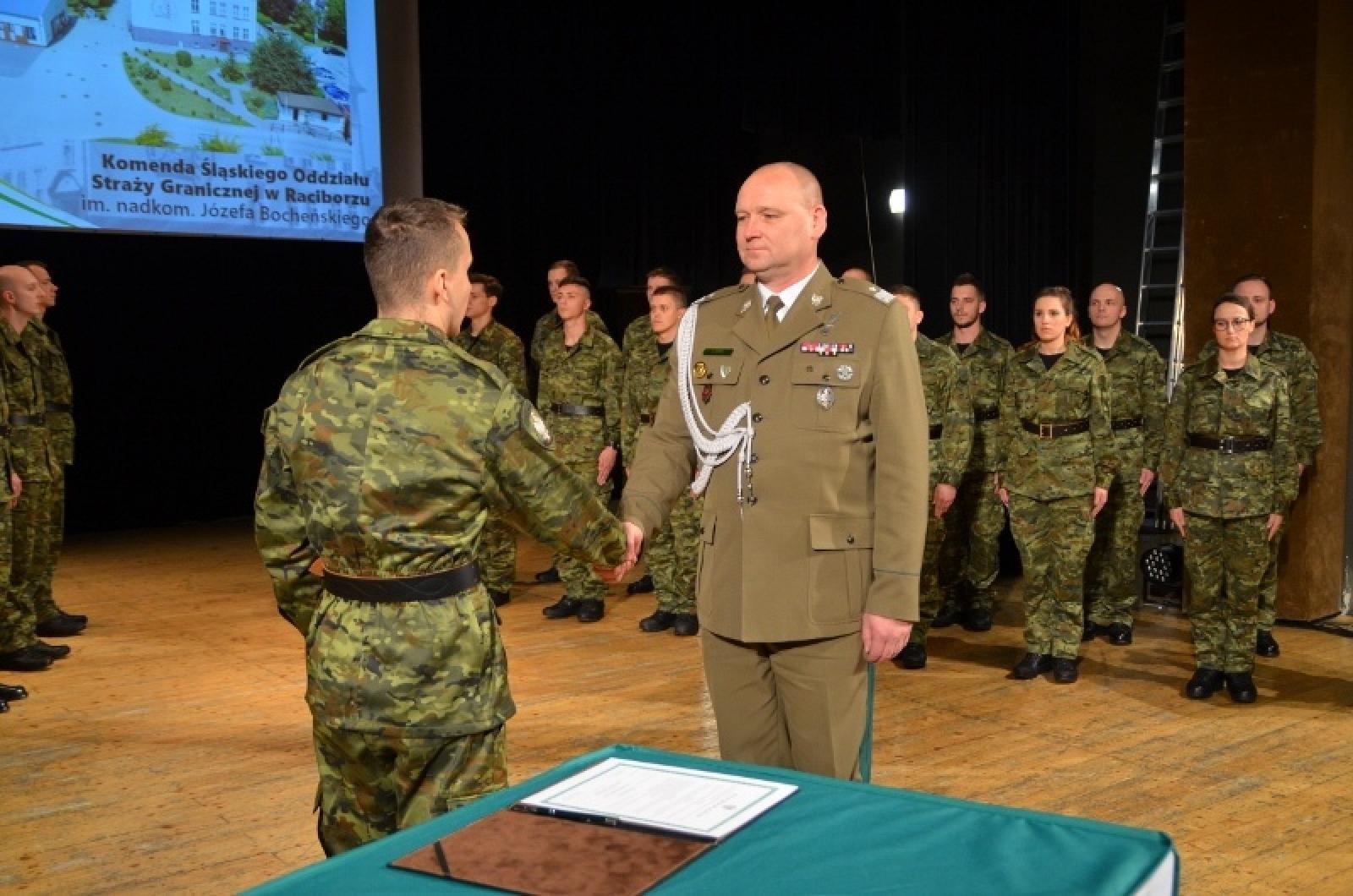 Zdjęcie w galerii na portalu naszraciborz.pl: Święto Niepodległości u śląskich pograniczników z Raciborza [FOTO] wiadomości z regionu