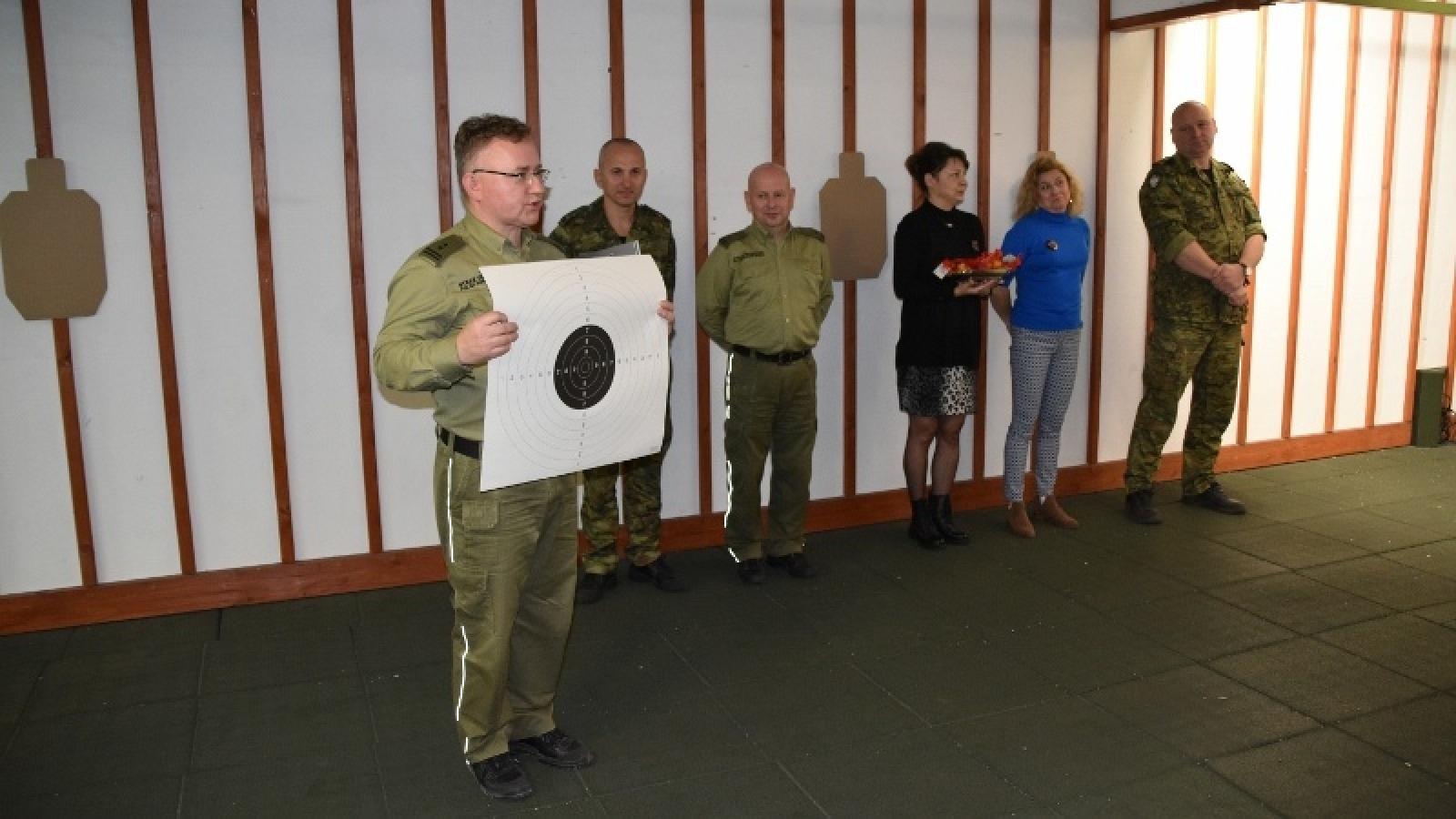 Zdjęcie w galerii na portalu naszraciborz.pl: W Straży Granicznej sprawdzili celność w korpusie cywilnym wiadomości z regionu