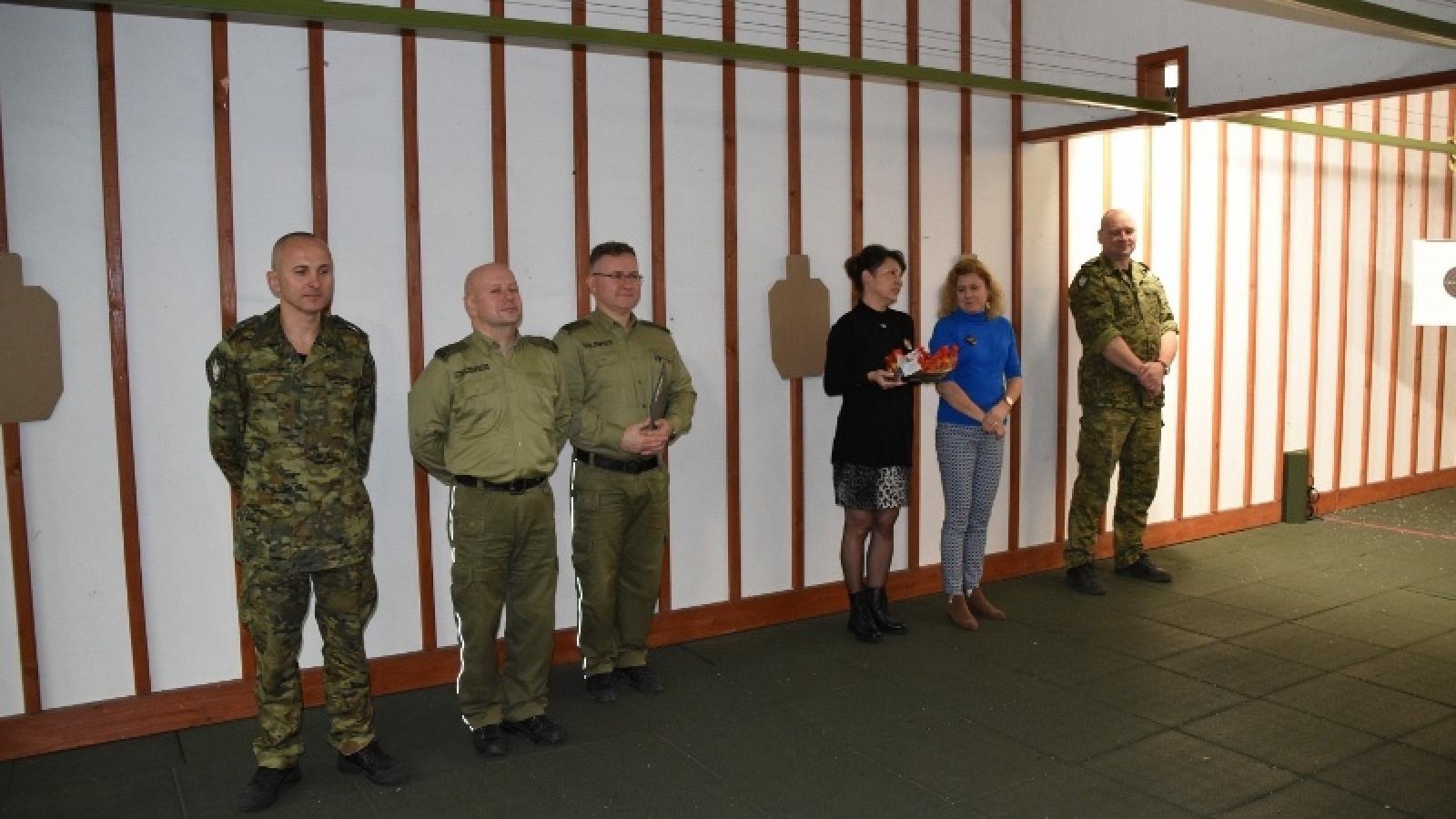 Zdjęcie w galerii na portalu naszraciborz.pl: W Straży Granicznej sprawdzili celność w korpusie cywilnym wiadomości z regionu