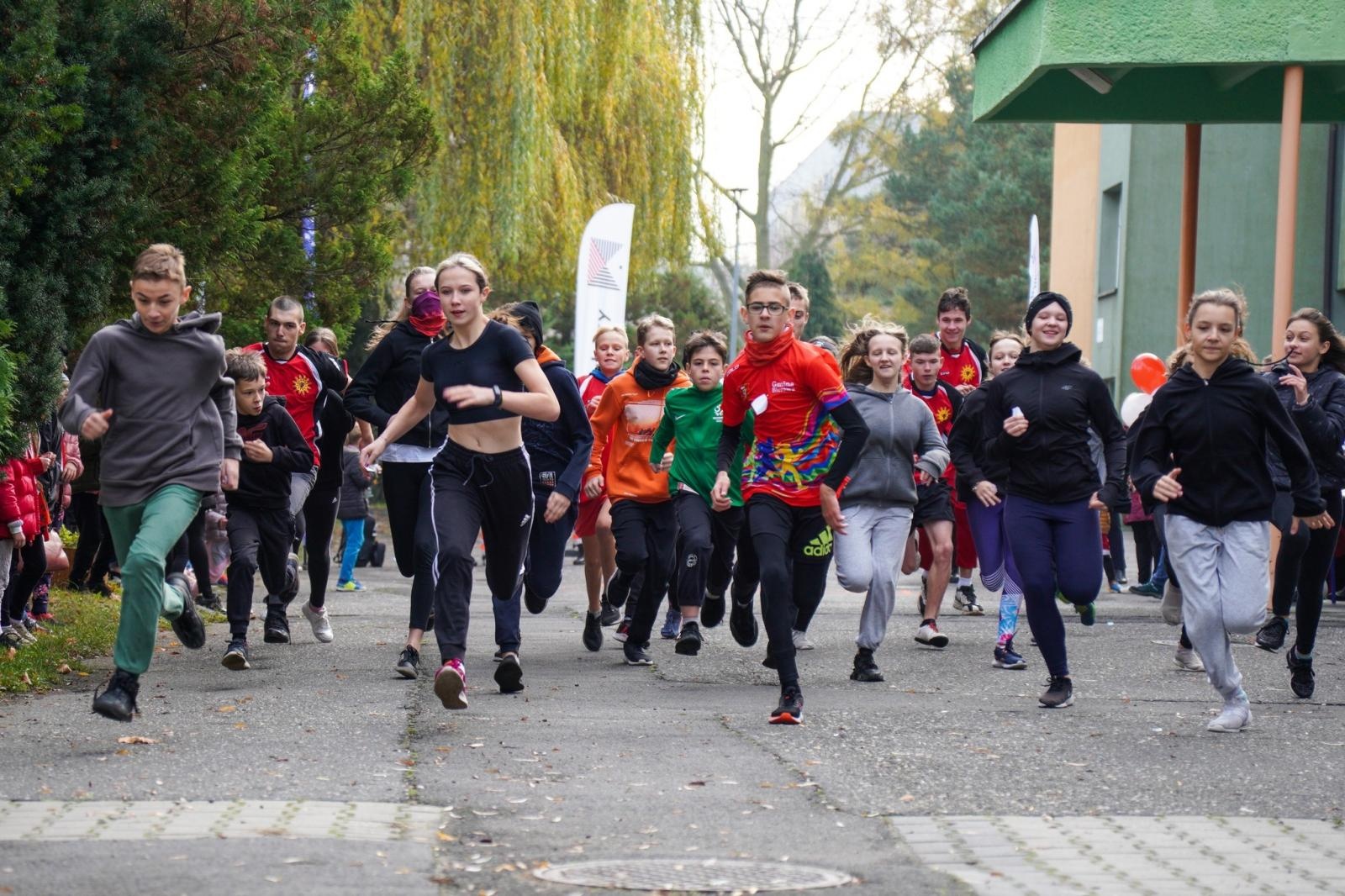 Zdjęcie w galerii na portalu naszraciborz.pl: Kuźnia Raciborska uczciła narodowe święto Biegiem Niepodległości wiadomości z regionu