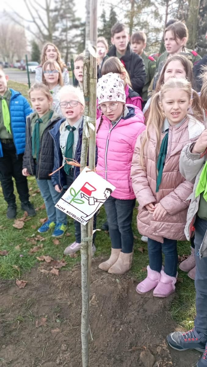 Zdjęcie w galerii na portalu naszraciborz.pl: W Kuźni Raciborskiej uczcili pamięć Karola Grzesika, ofiary NKWD wiadomości z regionu