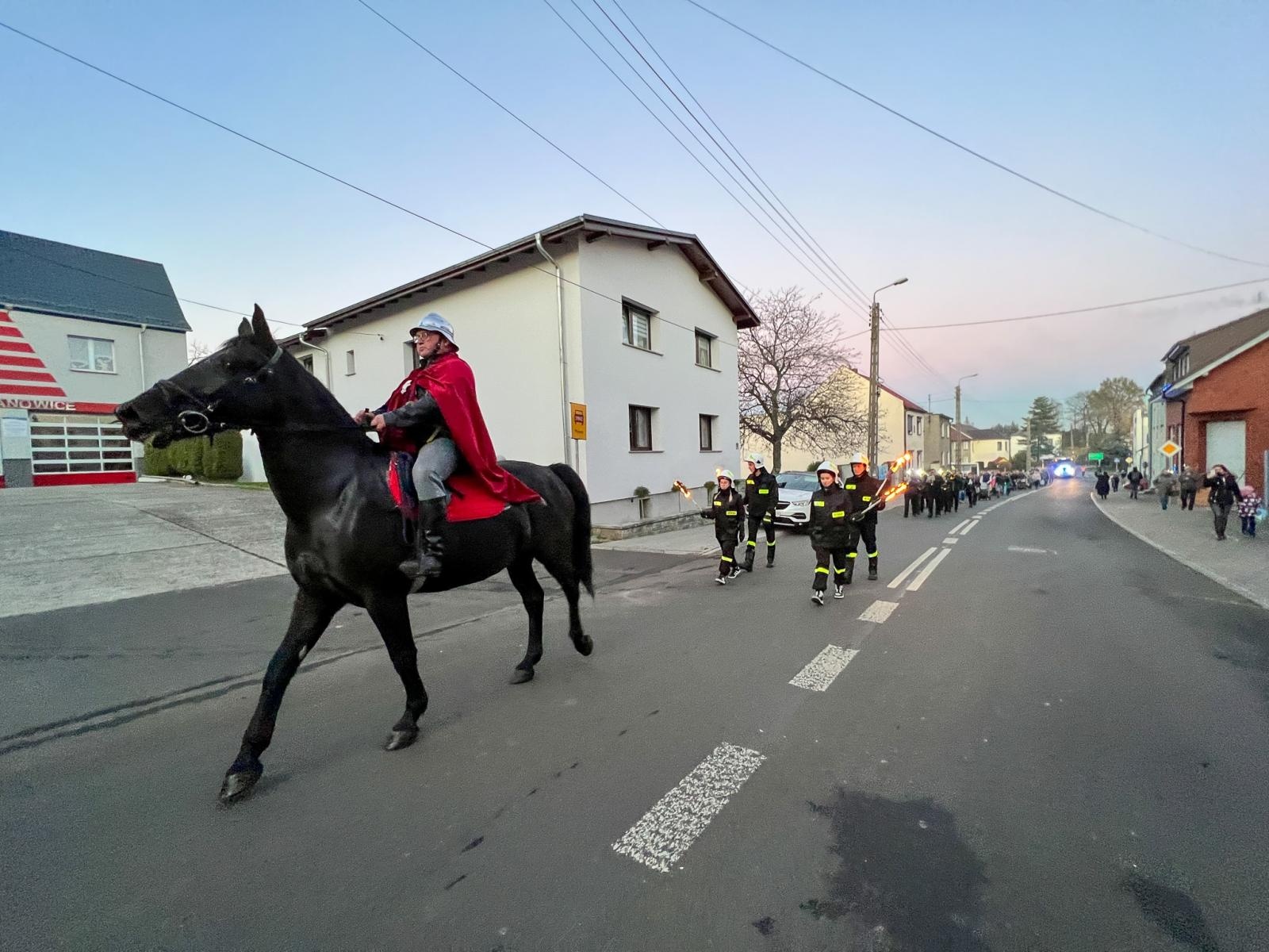 Zdjęcie w galerii na portalu naszraciborz.pl: Krzanowice wspominały św. Marcina z Tours [FOTO i WIDEO] wiadomości z regionu