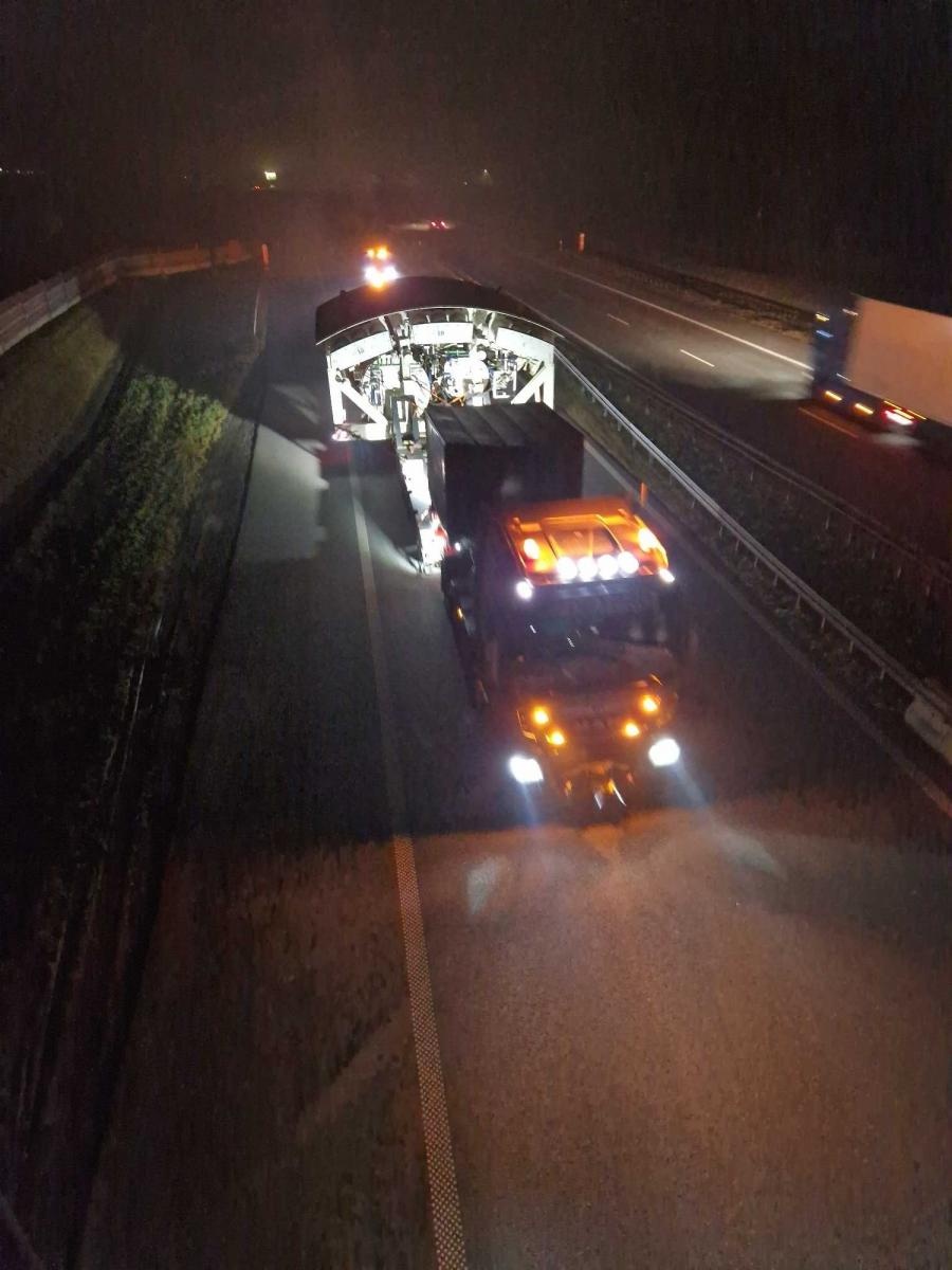 Zdjęcie w galerii na portalu naszraciborz.pl: Pierwszy transport maszyny TBM dotarł do celu. Dwa kolejne przejadą przez nasz region wiadomości z regionu