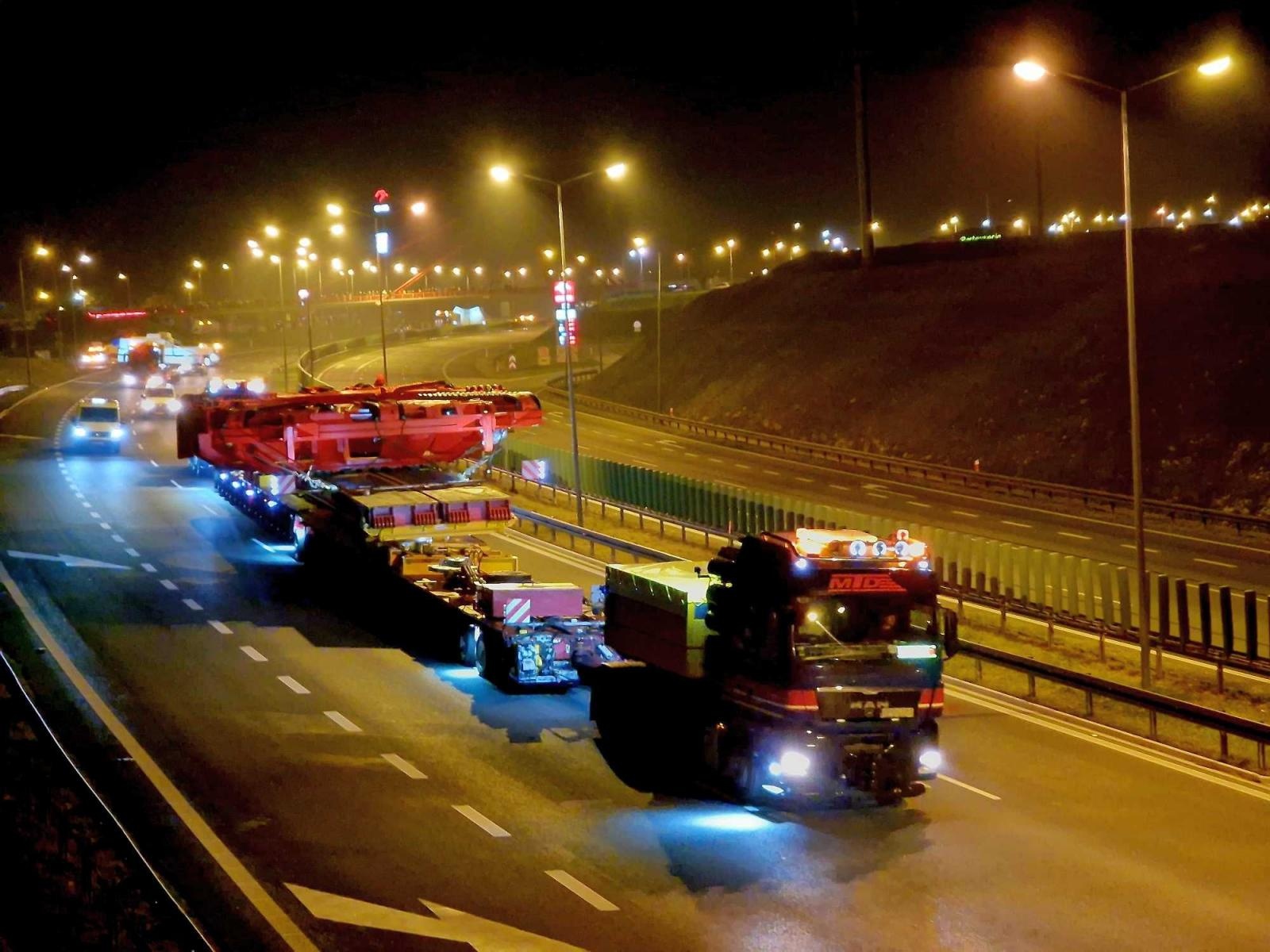 Zdjęcie w galerii na portalu naszraciborz.pl: Pierwszy transport maszyny TBM dotarł do celu. Dwa kolejne przejadą przez nasz region wiadomości z regionu