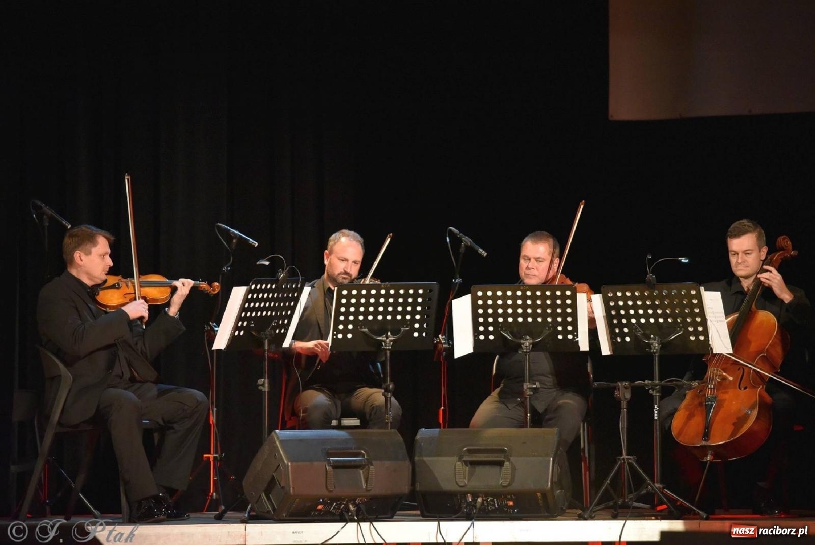 Zdjęcie w galerii na portalu naszraciborz.pl: Grażyna Brodzińska i Naira Ayvazyan na deskach RCK [FOTO i WIDEO] wiadomości z regionu