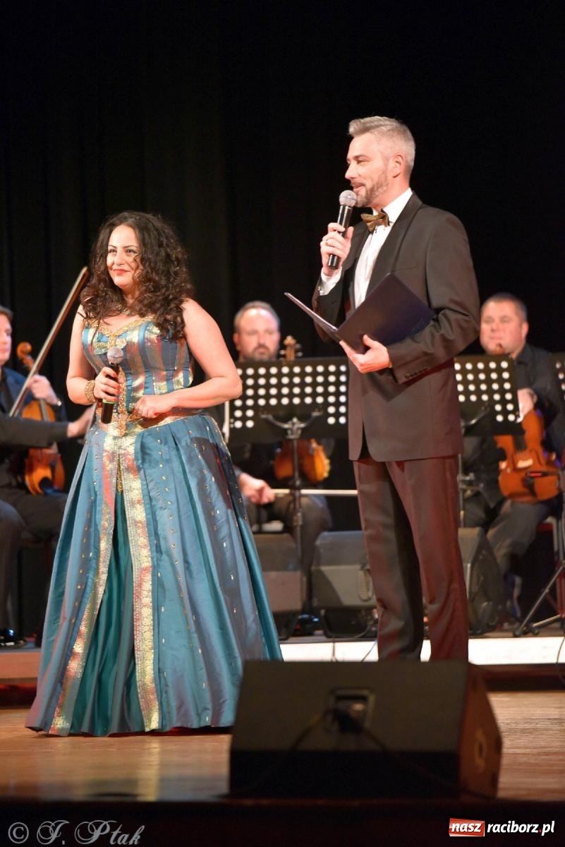 Zdjęcie w galerii na portalu naszraciborz.pl: Grażyna Brodzińska i Naira Ayvazyan na deskach RCK [FOTO i WIDEO] wiadomości z regionu