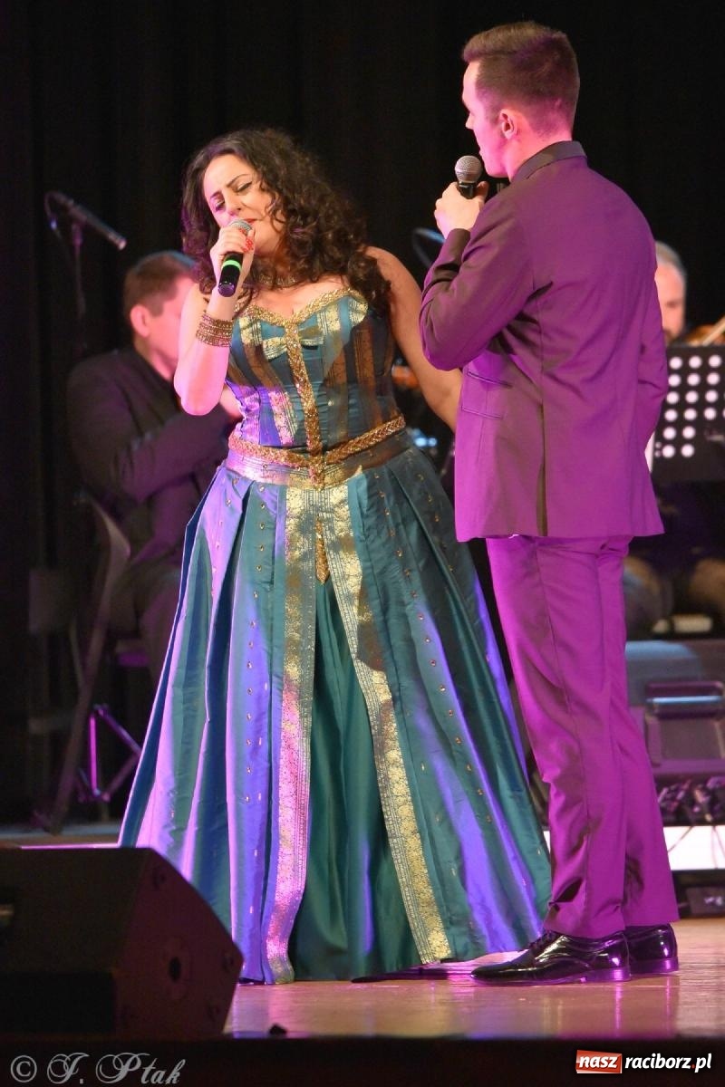 Zdjęcie w galerii na portalu naszraciborz.pl: Grażyna Brodzińska i Naira Ayvazyan na deskach RCK [FOTO i WIDEO] wiadomości z regionu
